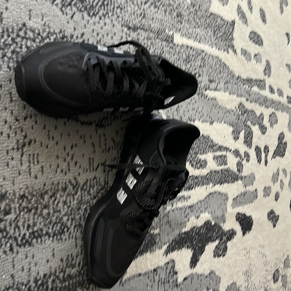 Adidas - Picture 2 of 3